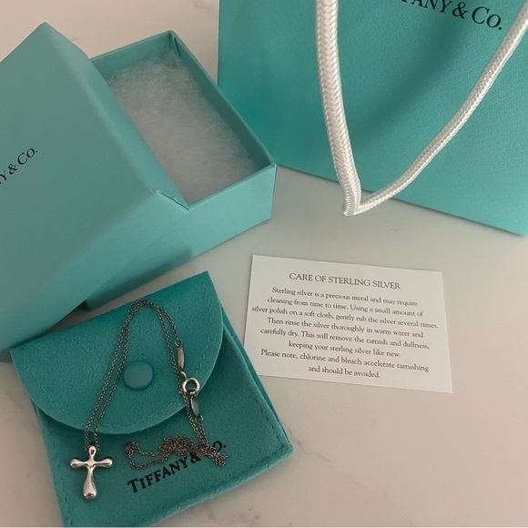 Tiffany Elsa Peretti Cross Pendant - Picture 5 of 8